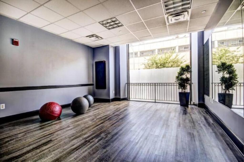 Convention Center Executive Properties Free Indoor Parking ボルティモア エクステリア 写真
